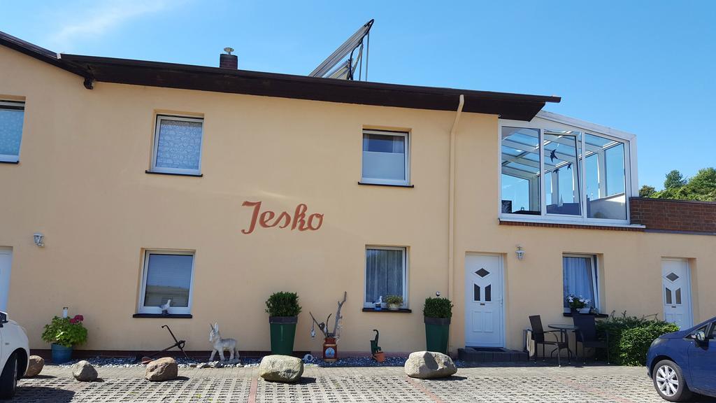 Pension Lenz - Haus Bruno Und Jesko Sassnitz Exterior foto